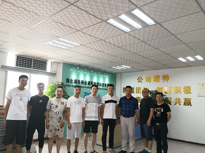 粵總部瑞泰風領(lǐng)導赴鄂、湘、贛、桂四分公司探望奮斗在廠房通風降溫前沿的家人們！