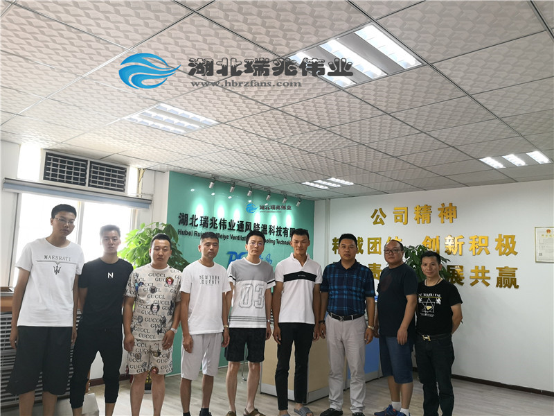 高大空間場所如何通風降溫？推薦瑞兆工業(yè)風扇！