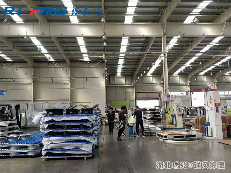 使用工業(yè)大風(fēng)扇風(fēng)量大覆蓋廣！